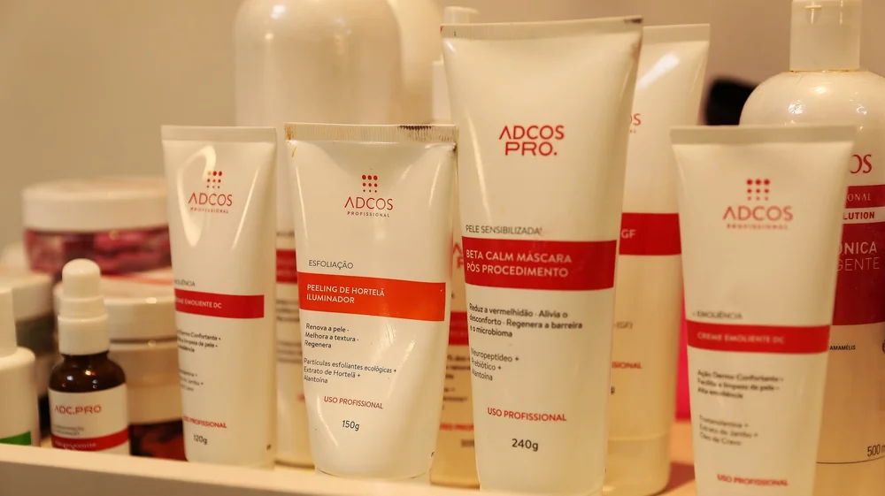 Cosméticos profissionais Adcos Pro no Spa Dani Almeida